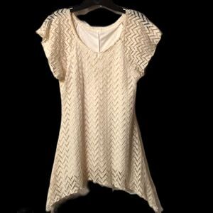 Short Sleeve Scoop Neck Blouse Chevron Pattern Womens Size Small Cream